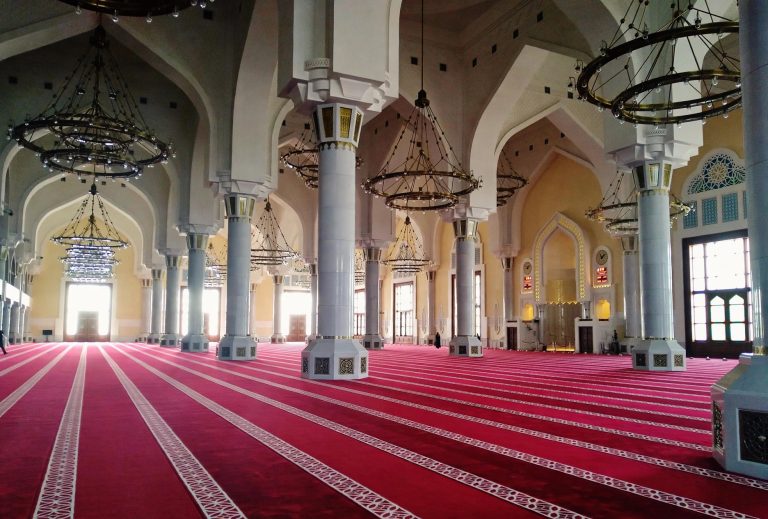 Fajr prayer time Qatar - mosque at dawn in Doha